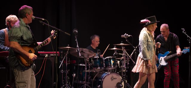 Foto de AMANDA A FACA